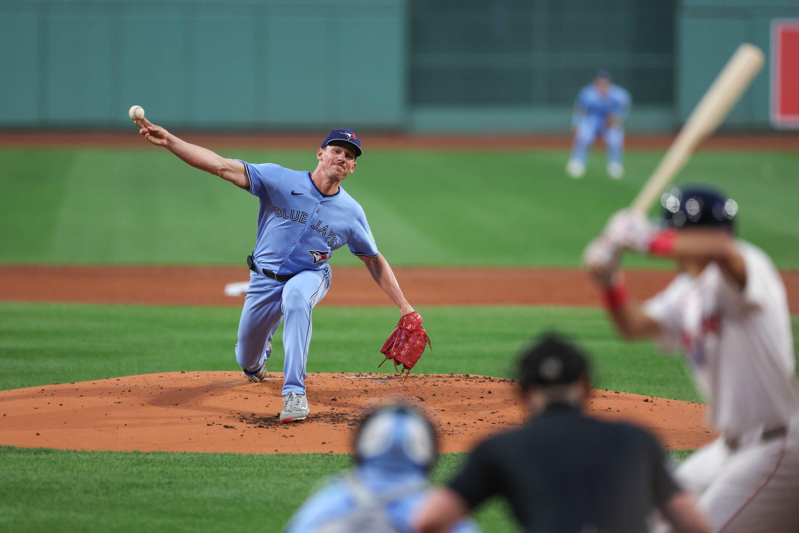 Toronto Blue Jays starting pitcher Chris Bassitt (40) throws a pitch during the first inning against the Boston Red Sox at Fenway Park